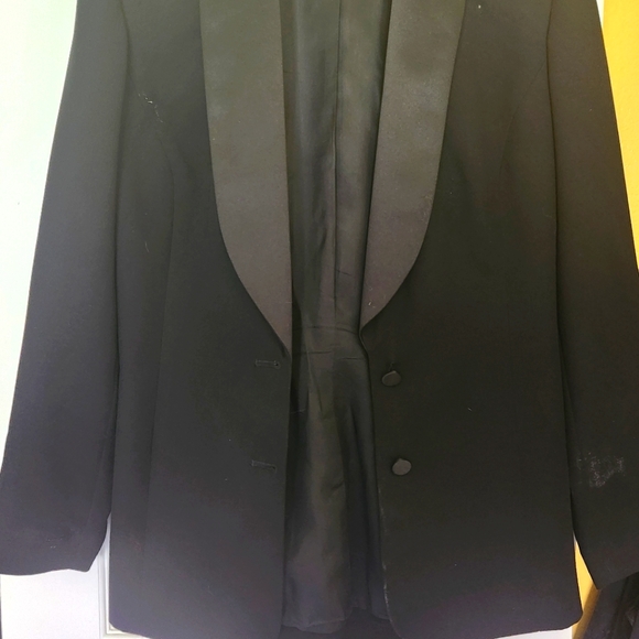Donna Morgan black tuxedo suit - Picture 2 of 3